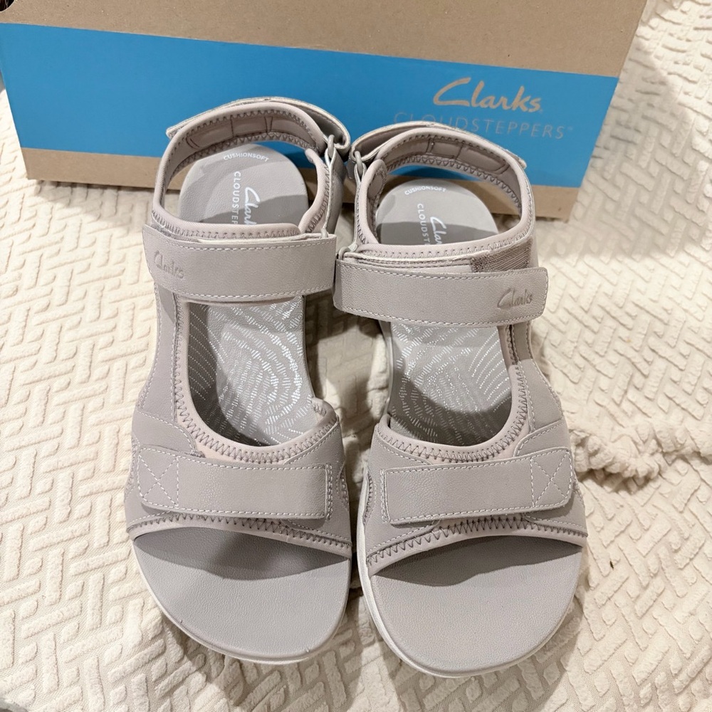 Clarks CloudSteppers Mira Bay Gray Stone Sandals Size 7.5